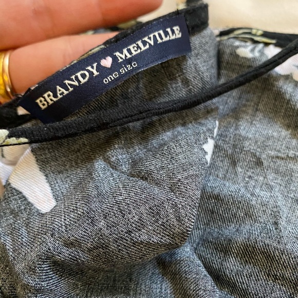 Brandy Melville Floral Tank - Picture 4 of 4